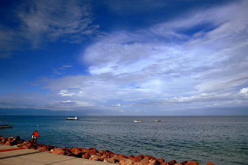 ocean blue red sea tourism azul méxico clouds mexico puerto boat mar rojo jalisco playa nubes promenade vallarta turismo beack lancha malecón bote rambla coth colorphotoaward