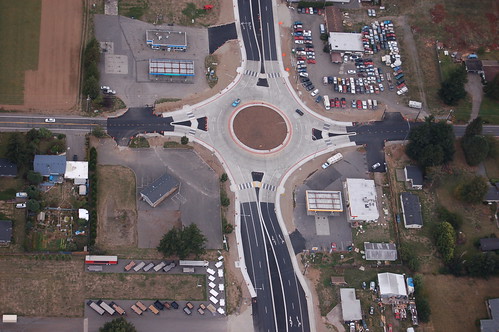 roundabout aerial dat lynden guidemeridian sr539 poleroad twolaneroundabout