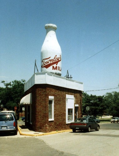 city oklahoma milk store bottle 1996 66 route roadside dairy 96 townleys classen townley braums roadtrip1996