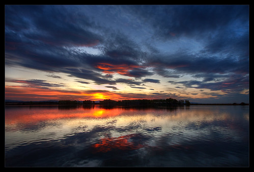sunset landscape atardecer paisaje reflejo laguna lor