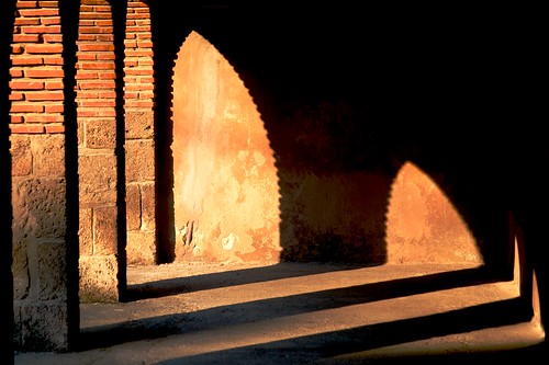 light sunset shadow red brick church wall evening shadows floor columns arches greece berea veria beroea ελλάδα agioschristos βέροια