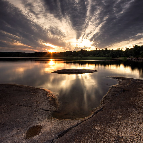 sunset lake reflection clouds rocks sweden sverige hdr östergötland roxen sigma1020mmf456exdchsm johanklovsjö