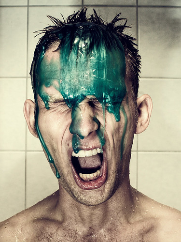 portrait shower shampoo scream slime screaming selbstportrait lotion drewes dusche schrei ekel schreien schleim jcd2207 lutmann