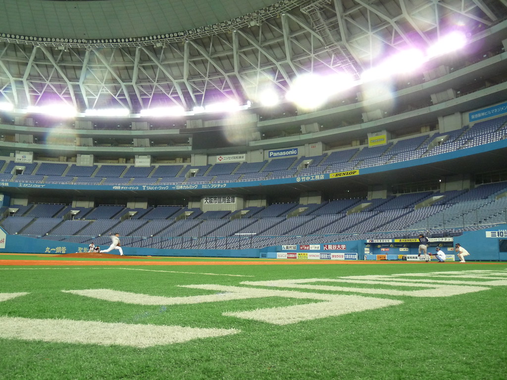 Midnight amateur baseball in Osaka-Dome 2009