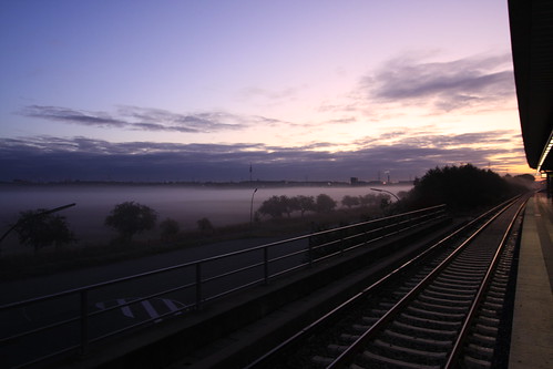blue autumn fog train sunrise germany deutschland nebel hamburg herbst hour rails hh sbahn sonnenaufgang gleise blaue stunde allermöhe