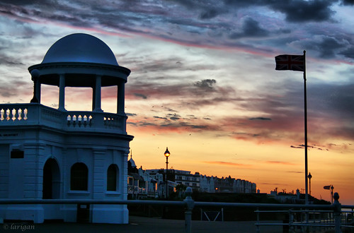uk england sky clouds sunrise dawn unitedkingdom flag colonnade 1911 bexhill abigfave larigan phamilton welcomeuk licensedwithgettyimages