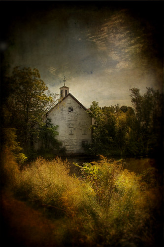 new old england texture grass barn canon landscape pond waterfront rustic peaceful 40d tyngsboroma