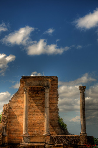 columns volterra colonne romantheater teatroromano