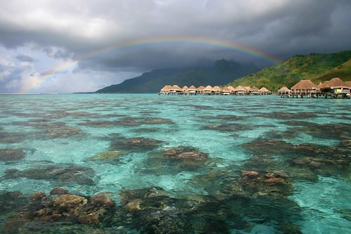 blue water beautiful canon wow french polynesia rainbow awesome great lagoon lucky tahiti sheraton corals foreground moorea frenchpolynesia 400d fullrainbow