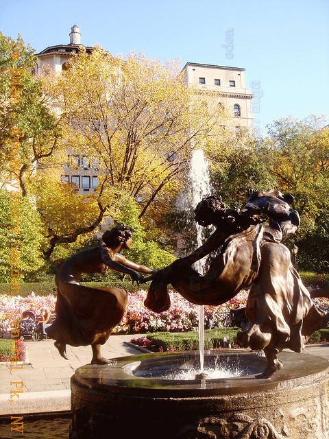 Untermyer Fountain ใน Conservatory Garden ใน Central Park New York City