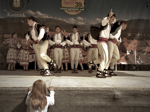 girl festival dance slovenia slovenija showcase kamnik 1392009 39dnevinarodnihnoš nationacostumes traditionaldaysofethniccostumes
