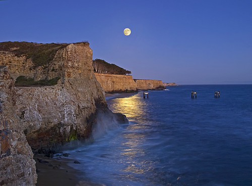ocean california santacruz moon seascape beach olympus moonrise davenport bluff zuiko1442 olympus410 shanevenem