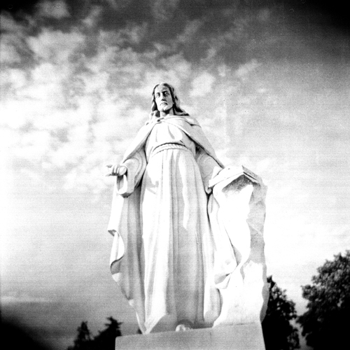 120 film statue holga lomo cemetary jesus annville grandviewmemorialpark