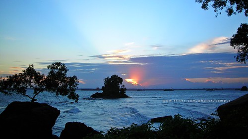 sunset sea beach indonesia afternoon shore borneo rayoflight kalimantan balikpapan naturesfinest supershot eastkalimantan mywinners abigfave eastborneo colorphotoaward flickrdiamond melawai makassarstrait coth5