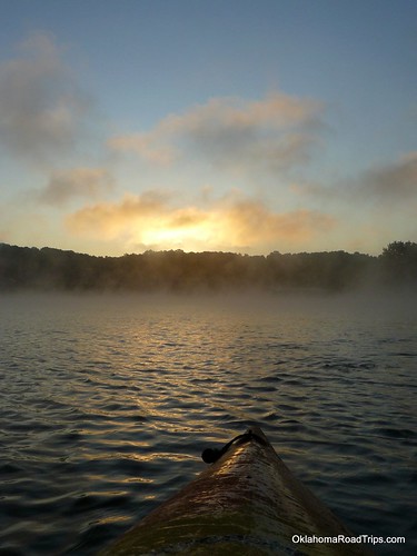 morning lake misty kayak missouri kayaking paddling tablerocklake flatwater flatcreek capefair