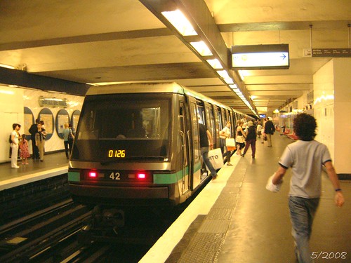 Metro station l'Htel-de-Ville: Paris: May 2008 v2