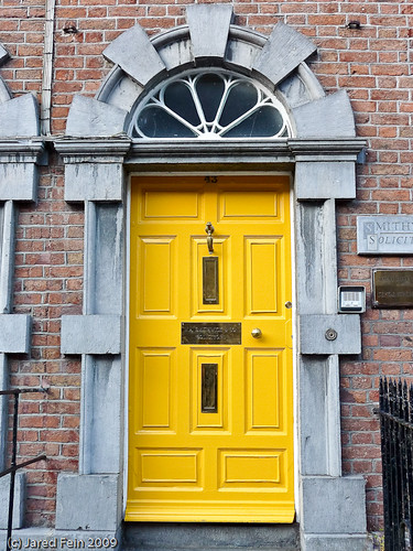 door kilkenny ireland color colour yellow puerta explore amarillo amarilla irlanda flickrexplore explored sewerdoc ©jaredfein