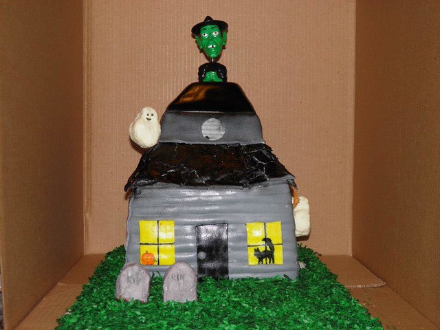 Haunted House Cake by Nichole's Creative Cakes