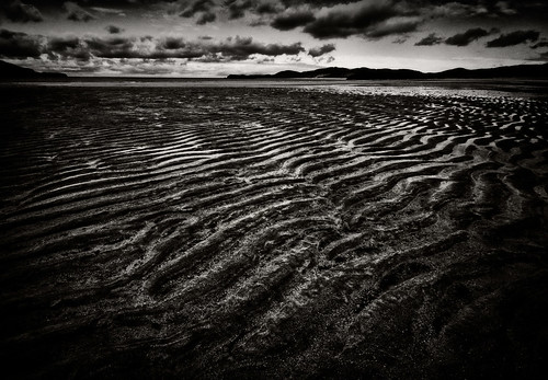sea sky bw black beach lines contrast canon dark grit scotland sand ominous tide wideangle gritty spooky shore noise durness noisy capewrath balnakeil pipc 40d