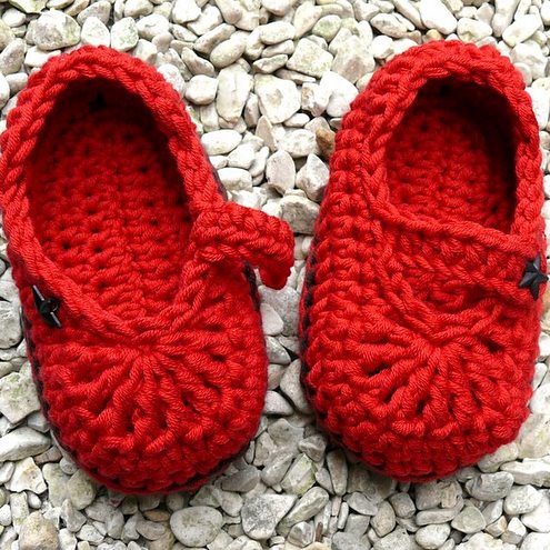 Baby Booties free online crochet pattern from crochet kitty