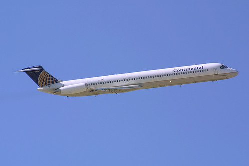 Continental Airlines McDonnell-Douglas MD-82 N18833