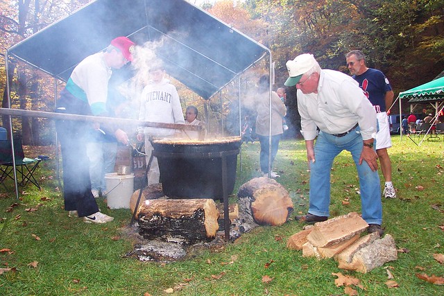 Making apple butter the old fashioned way in the mountains of Virginia