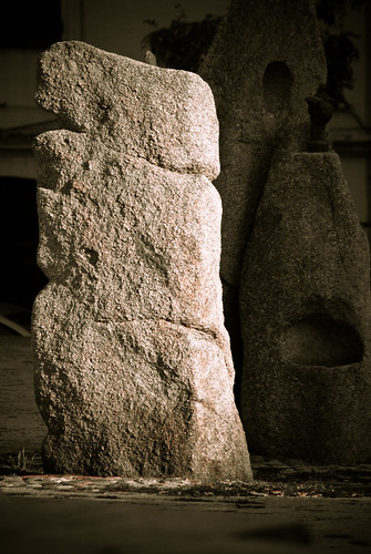 pietre sculture pietra giacomo whiterabbit menhir stupore nuoro piazzasatta invidia nivola costantinonivola diffidenza nùgoro sebastianosatta giacomom