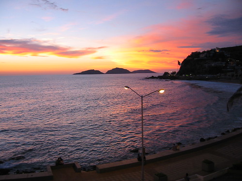 mazatlan mexico lasbrisas malecon sunset beach balcony stickneydesign lifelover4 hughstickney