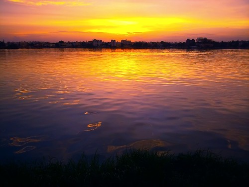 cameraphone sunset india lake colors reflections evening hyderabad lightroom aplusphoto imobile902 saroornagarlake