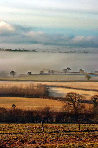 uk england fog bristol landscape january digitalcamera roadside 2009 dundry wellsroad canoneos400d tamronaf70300mmf456dildmacro tamron70300mmf4556dildmacro lookingdownintothechewvalley