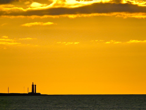 sunset sea sky orange sun lighthouse france water yellow skyline clouds jaune soleil eau panasonic ciel nuages noirmoutier phare coucherdesoleil île vendée océan borddemer drawingsun