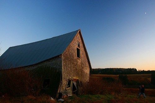 old sunset moon canada abandoned farmhouse barn decay farm noel sunsetlight pei ruraldecay