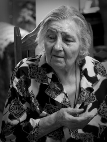 grandma canon grandmother candid baba 50d 70200f4lisusm ©brianpodruznyphotography