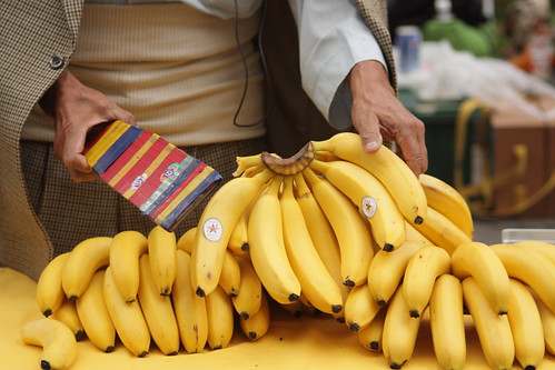 バナナのたたき売り