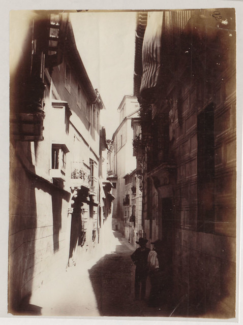 Calle Alfileritos en 1883. Fotografía de Alfred Dismorr. The National Archives, Kew, Richmond, Surrey
