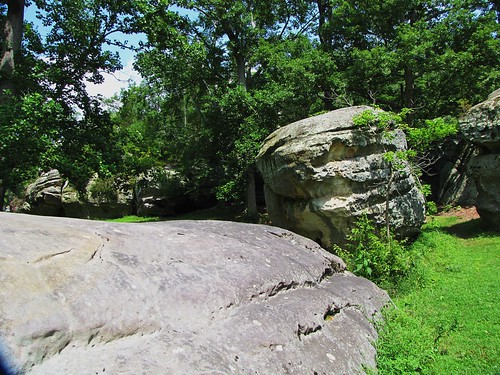 statepark park travel trees usa green nature rock canon landscapes daylight illinois scenery view state country peaceful powershot boulders daytime geology tranquil sx10is waltphotos dixonspringsstatepark
