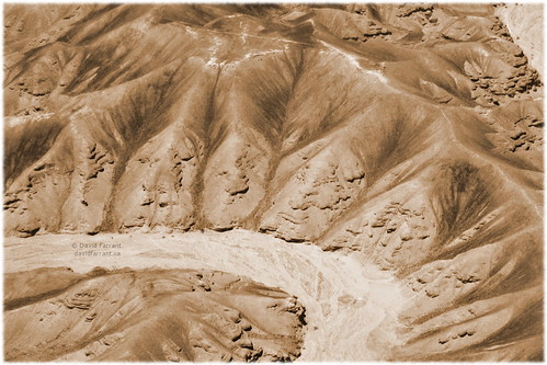 peru lines sepia plane canon river airplane inflight desert fb dry aerial powershot hills riverbed arid ica nazca 2x3 a85 nasca canonpowershota85 nowandhere
