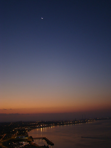 city pink blue orange moon portugal water clouds sunrise reflections boats dawn star harbor boat town nightlights harbour estrela earlymorning estuary setúbal lua sado daybreak gradients northernstar estuáriodosado ilustrarportugal ubichan geo:lat=38518221 geo:lon=8903131 sadoriverestuary beginningtogolight