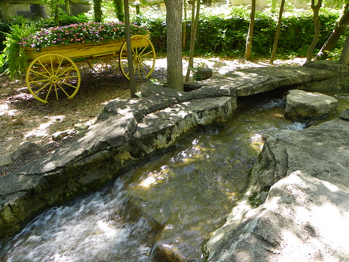 creek wagon stream landscaping mo branson wagons bransonmissouri silverdollarcity silverdollarcitymissouri