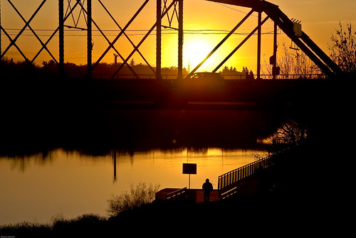 old bridge light sunset summer canada reflections river saskatoon saskatchewan victoriabridge riverlanding