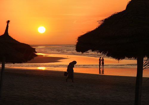 travel sunset vacation orange sun holiday tourism beach warm glow traditional tourists gambia mywinners omot
