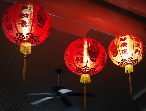 red mobile restaurant iso200 vietnamese alabama chinese lantern yen f28 ep1 17mm zd olympusep1