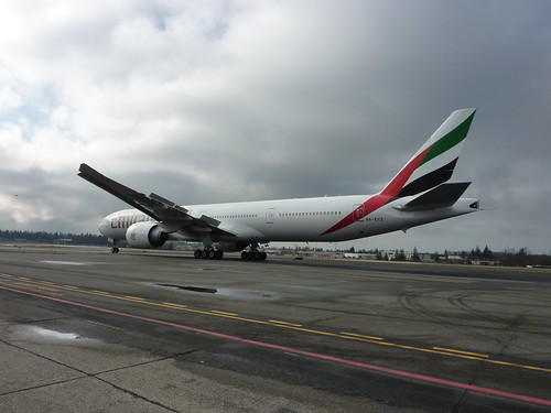 Emirates Boeing 777-300ER A6-ECZ @ KPAE on 08FEB10