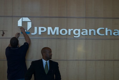 Putting up the new JP Morgan Chase logo at their San Francisco HQ