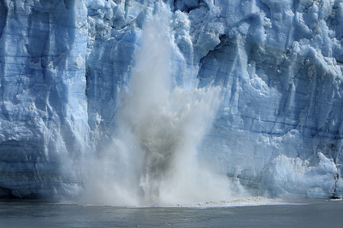 ice alaska landscape scenery scenic glacier splash calf yakutat calving hubbard disenchantmentbay alaskacruise2008 alanvernon “copyright2008alanvernon”