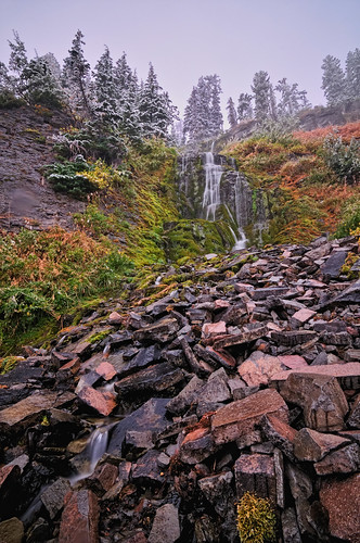 trees mist lake snow fall nature fog forest landscape waterfall moss nikon rocks nps foggy falls crater craterlake cascade 2009 mossy conifers d300 craterlakenationalpark vidaefalls tokina1116