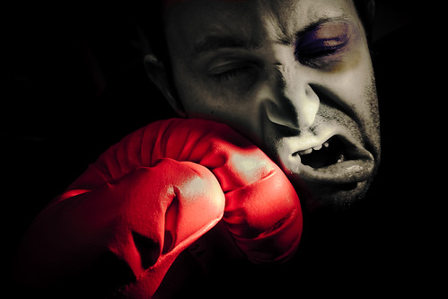 red face sport photography photo pain fight hit image box picture beat punch boxing blackeye boxingglove canoneos5d sigma50mmf14exdghsm lorenzemlicka 2009challenge 2009challenge339