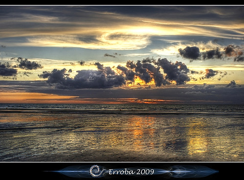 sunset france beach wet clouds photoshop canon reflections rebel sand belgium tripod sigma tips remote 1020mm erlend normandy hdr deauville cs3 3xp photomatix tonemapped tonemapping xti 400d erroba robaye erlendrobaye