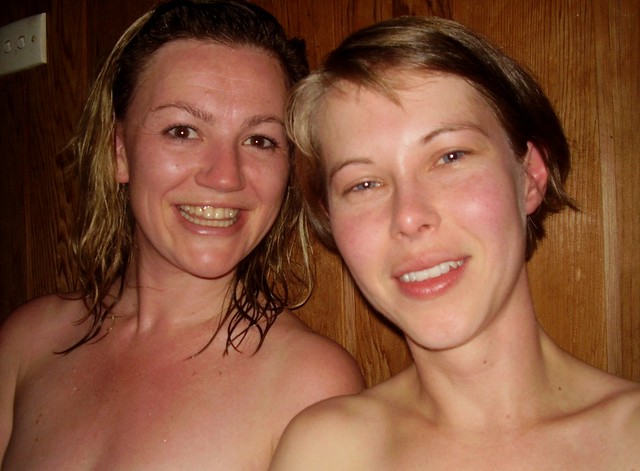 Chicas en la sauna