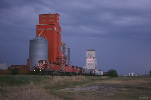 storm train elevator saskatchewan prairies cpr grainelevator morse cprail